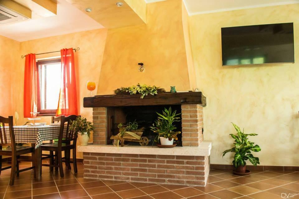Santa Giusta Villa Picinisco ภายนอก รูปภาพ